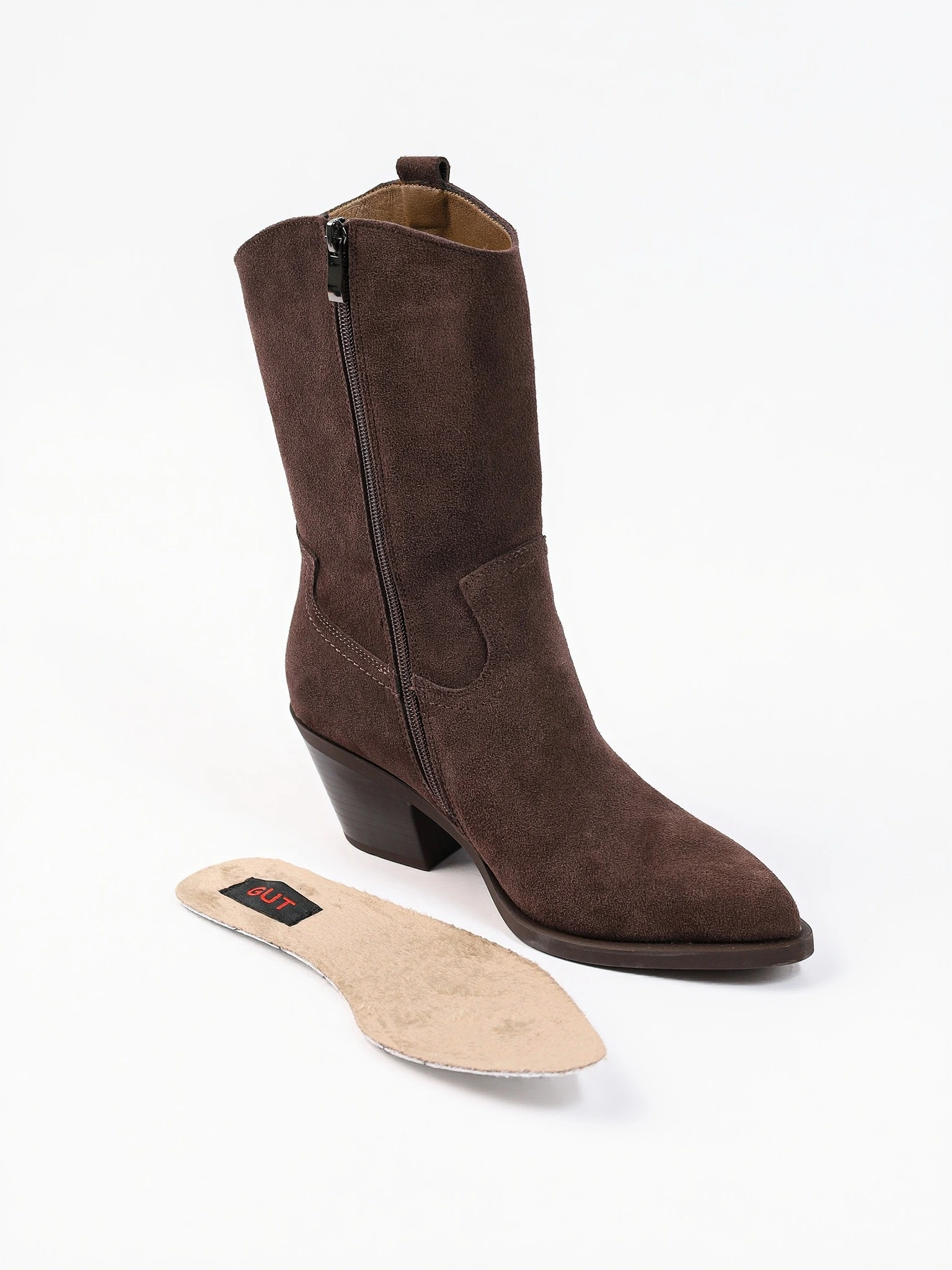 Сапоги-казаки укороченные  темно-коричневого цвета из натуральной замши